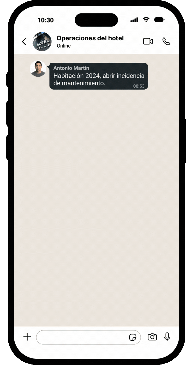 Chat de WhatsApp «Operaciones del hotel» con una incidencia de mantenimiento
